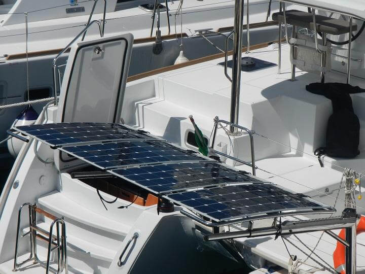 Pannelli Leggri Sottili Su Gruette Asseaboat